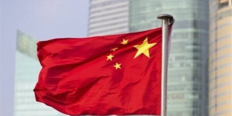 الصين ترفض العقوبات الأمريكية الجديدة وتندد بـ”الدبلوماسية القسرية”