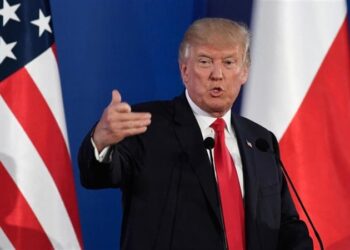 ترامب يعلن فرض رسوم جمركية إضافية على كولومبيا