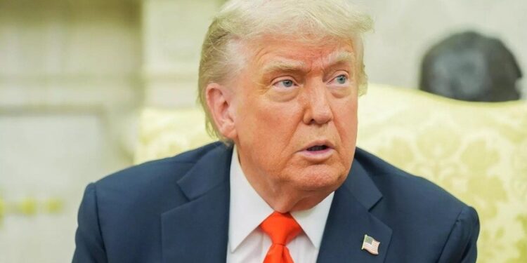 ترامب يضغط على إسرائيل: “أوقفوا القصف” وحماس تفتح الباب لخطة التسوية