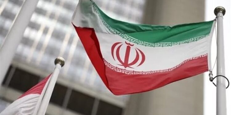 ايران.. القضاء يحكم بالسجن على فرنسيين بتهمة التجسس لصالح باريس وتل أبيب