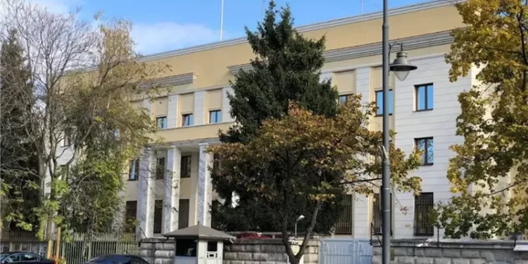 إحبــــاط محاولة اقتحـــام السفارة الروسية في بوخارست