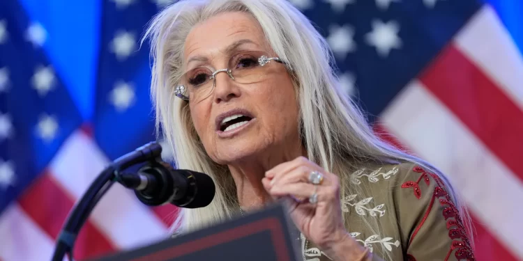 ميريام أديلسون… سيدة المال والنفوذ ورمز حلف اليمينين الأميركي والإسرائيلي