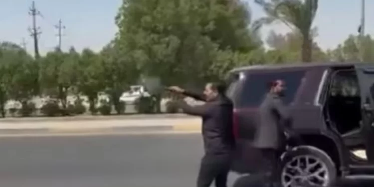 البصرة.. عنصر بحماية نائب يطلق النار على شرطي مرور