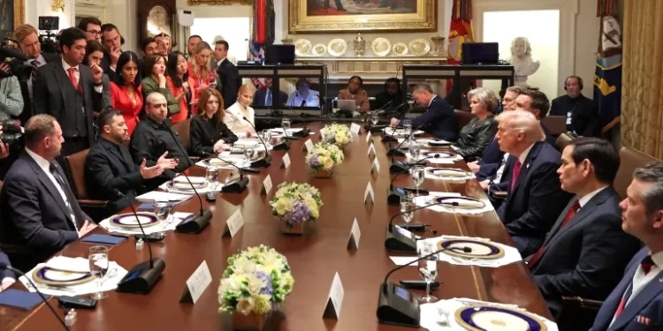 ترامب يؤكد عزمه على إنهــــاء الحرب في أوكرانيا عبر الدبلوماسية