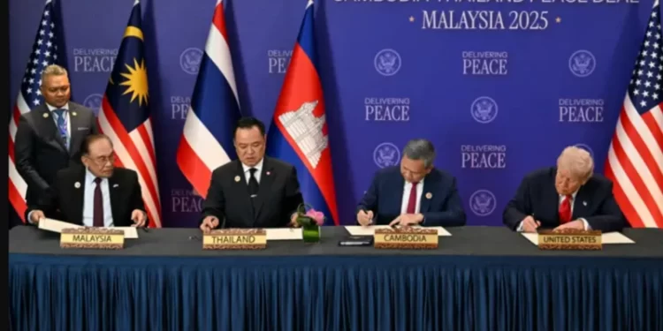 ترامب يشرف على توقيع “اتفاق سلام تاريخي” بين تايلاند وكمبوديا