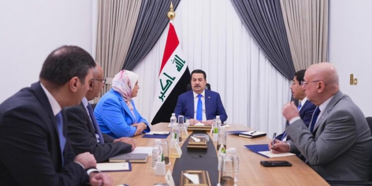 السوداني يترأس اجتماعاً لمتابعة دعم المصارف لمشاريع البنى التحتية والتنمية