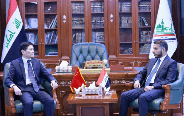 القنصل الصيني في النجف يؤكد حرص بلاده على تعزيز التعاون الاقتصادي والخدمي