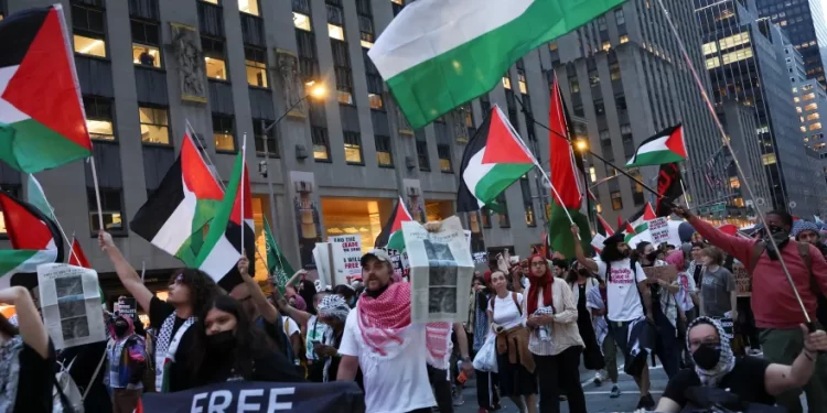 معظم الأمريكيين يؤيدون اعتراف بلدهم بدولة فلسطينية