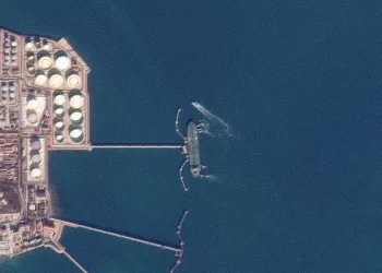 إيران وروسيا وشركة تأمين نيوزيلندية حـــافظــــت على تدفق النفط المحظور