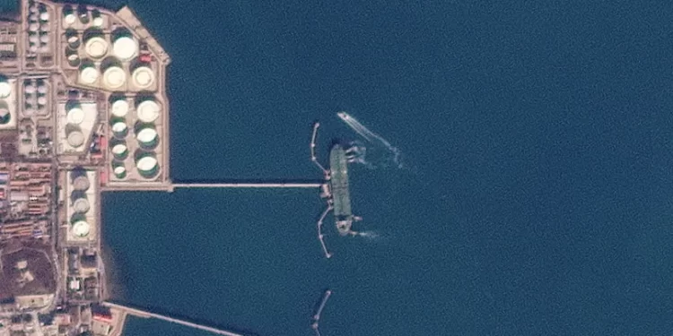 إيران وروسيا وشركة تأمين نيوزيلندية حـــافظــــت على تدفق النفط المحظور