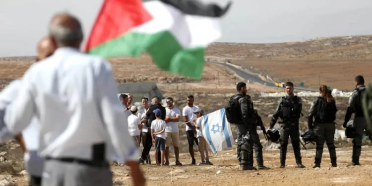 إسرائيل تُعد قائمة الأسرى الفلسطينيين تمهيداً لتسريع المفاوضات مع حماس