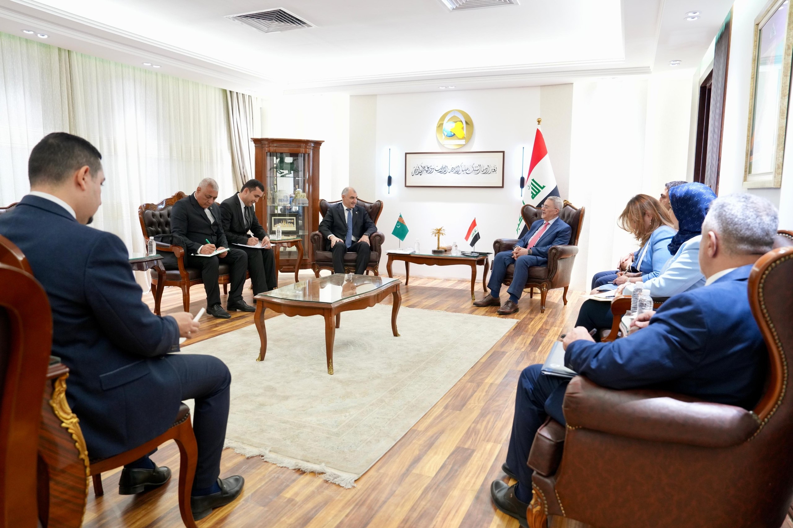 العِراقُ وتُركمانِستان يوقعان مذكرة تفاهم للتعاون في مجال الطاقة واستيراد الغاز