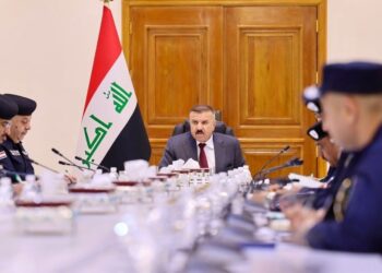 وزير الداخلية يوجّه بتأهيل الطائرات المروحية للعمل ليلاً ونهاراً لدعم عمليات الإنقاذ والإطفاء