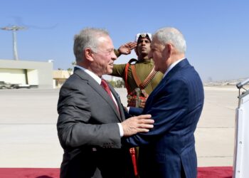 رئيس الجمهورية يصل إلى الاردن