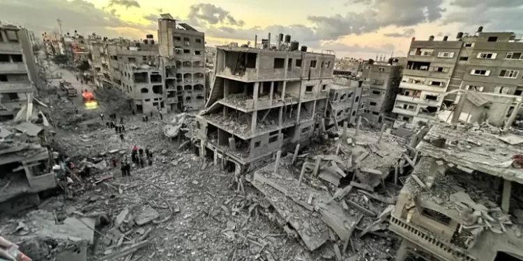 بعد عامين على الحرب.. حجم الخسائر في غزة وإسرائيل