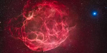 اكتشاف كوكب يبتلع 6 مليارات طن من الغاز والغبار في ثانية