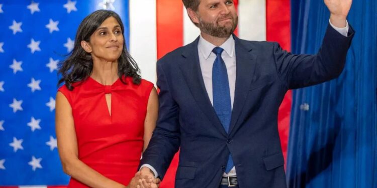 فانس يدافع عن رغبته بتحول زوجته الهندوسية إلى “المسيحية”