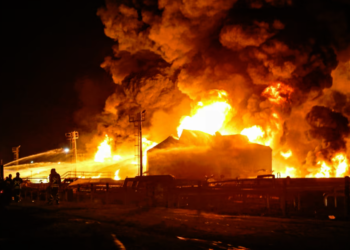 حريق مصفاة نفط في إيران