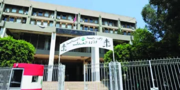 فرنسا تطلب من لبنان توقيف ثلاثة من كبار ضباط نظام الأسد بتهم جرائم حرب