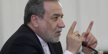 عراقجي.. لن نتفاوض مع واشنطن حول صواريخنا