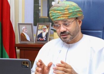 عُمان تدعو طهران وواشنطن إلى استئناف المحادثات