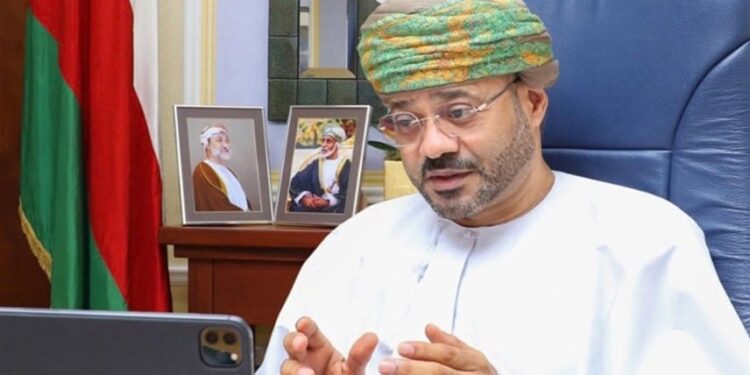 عُمان تدعو طهران وواشنطن إلى استئناف المحادثات