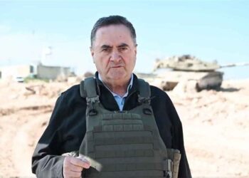 إسرائيل تهدد باستهداف لبنان إذا تحرك حزب الله