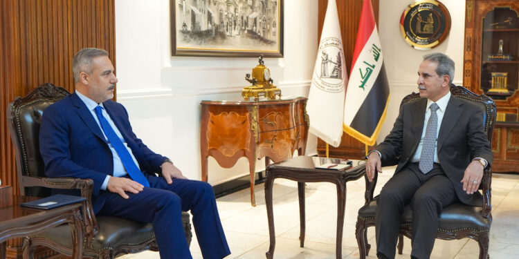 رئيس مجلس القضاء الأعلى يستقبل وزير الخارجية التركي في بغداد