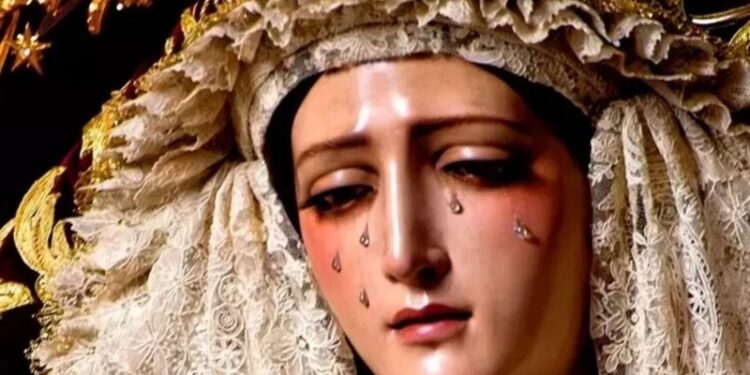 اسبانيا.. سرقة مجوهرات ثمينة من تمثال مريم العذراء بكنيسة شهيرة