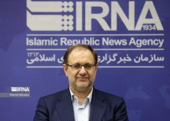 سياسي إيراني يحذر من “هجوم بري” على طهران