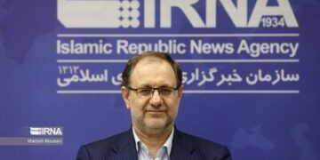سياسي إيراني يحذر من “هجوم بري” على طهران