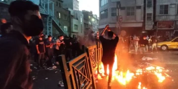 إيران بين صدمة الاحتجاجات وشبح الحرب,, اعتقالات إصلاحية تعمّق الانقسام الداخلي
