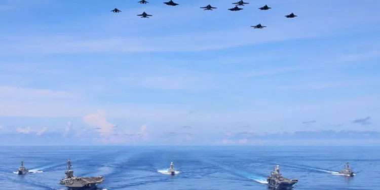 تصعيد سياسي وعسكري,,, واشنطن تلوّح بتغيير النظام في إيران قبـــل جولة جنيف