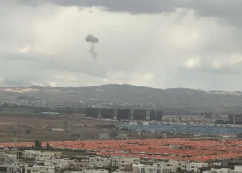 قصف مزدوج يستهدف مطار أربيل وقاعدة حرير وسط تصاعد المواجهة الإقليمية