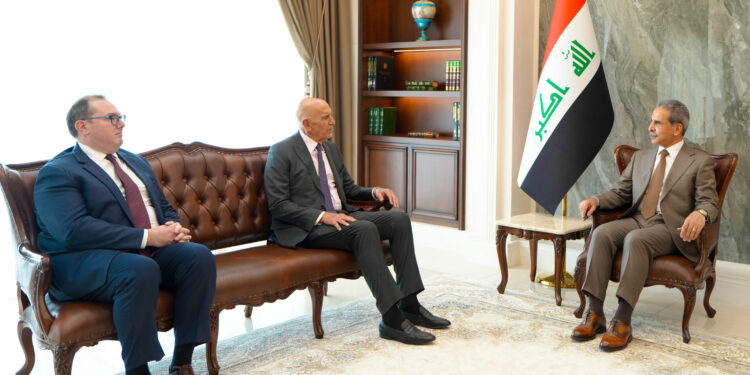 فائق زيدان يبحث مع توم باراك ملف المحتجزين المنقولين من سوريا إلى العراق