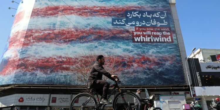 توتر متصاعد بين واشنطن وطهران… مفاوضات متعثرة وتحذيرات دولية من انفجار إقليمي