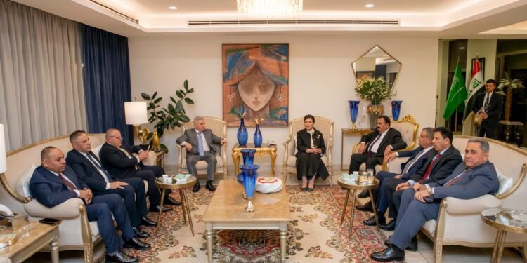 بين العرف والبروتوكول.. الحيالي يحسم الجدل: الكرامة لا تُقاس بوضعية جلوس والعزوبية ثقافة ضيافة لا إساءة دبلوماسية