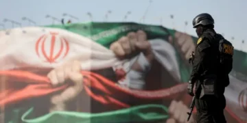 حرب الظل تتصاعد,,, الاستخبارات الأمريكية تخاطب الداخل الإيراني علناً وسط حشد عسكري غير مسبوق