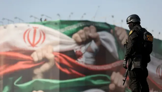 حرب الظل تتصاعد,,, الاستخبارات الأمريكية تخاطب الداخل الإيراني علناً وسط حشد عسكري غير مسبوق