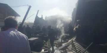 تحطم مروحية في أصفهان وتصاعد الدخان من موقع الحادث