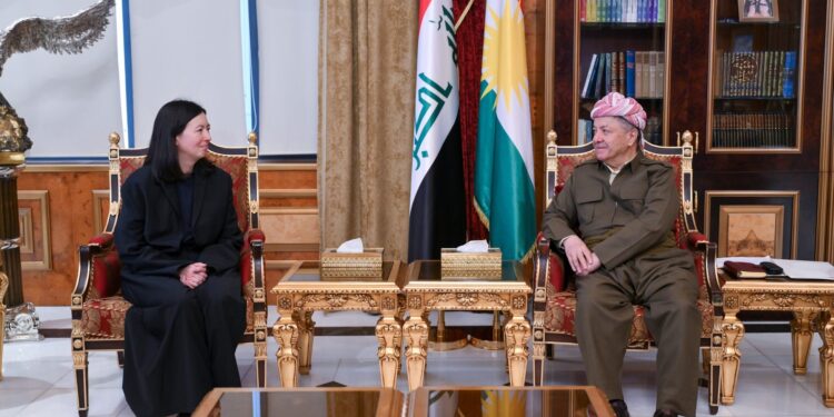 بارزاني يؤكد دور الوساطة في سوريا خلال لقاء مع مسؤولة أميركية سابقة
