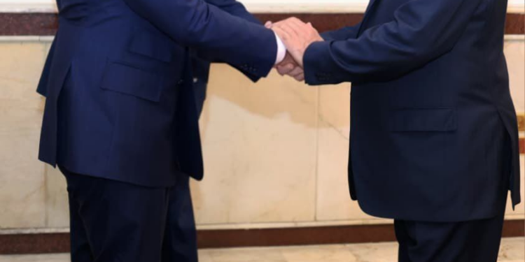 بدء لقاء باراك والمالكي… قراءة في التوقيت والدلالات