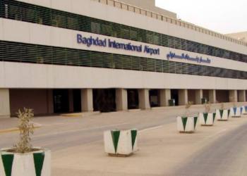 سحب يد مدير مطار بغداد وتشكيل لجنة تحقيق بمهلة 72 ساعة عقب توقف الرحلات