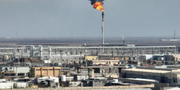 شركات أجنبية تنسحب مؤقتاً من حقل عكاز النفطي في الأنبار