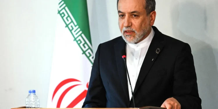 إيران تتهم واشنطن باستخدام مسيّرات تشبه طائراتها لمهاجمة دول عربية