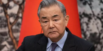 وزير الخارجية الصيني: الصراع في الشرق الأوسط ما كان ينبغي أن يبدأ ويهدد الاستقرار الإقليمي