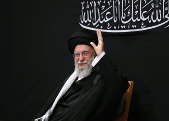 بغداد تحذر من حرب شاملة: الحداد الرسمي بعد اغتيال خامنئي