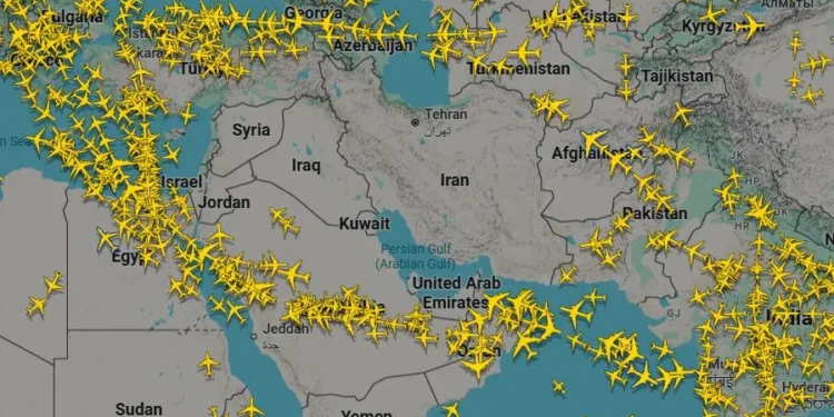 فراغ جوي فوق العراق وإيران… خريطة الطيران تكشف تأثير التصعيد العسكري على حركة الرحلات