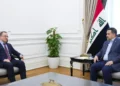 رئيس الوزراء العراقي المنتهية ولايته يدعو إلى تجنيب المنطقة حرباً إقليمية خلال لقائه السفير الروسي في بغداد
