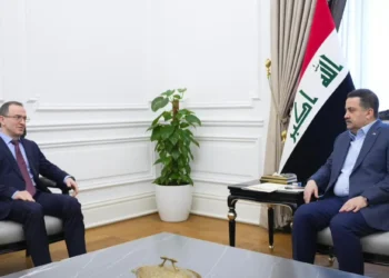 رئيس الوزراء العراقي المنتهية ولايته يدعو إلى تجنيب المنطقة حرباً إقليمية خلال لقائه السفير الروسي في بغداد